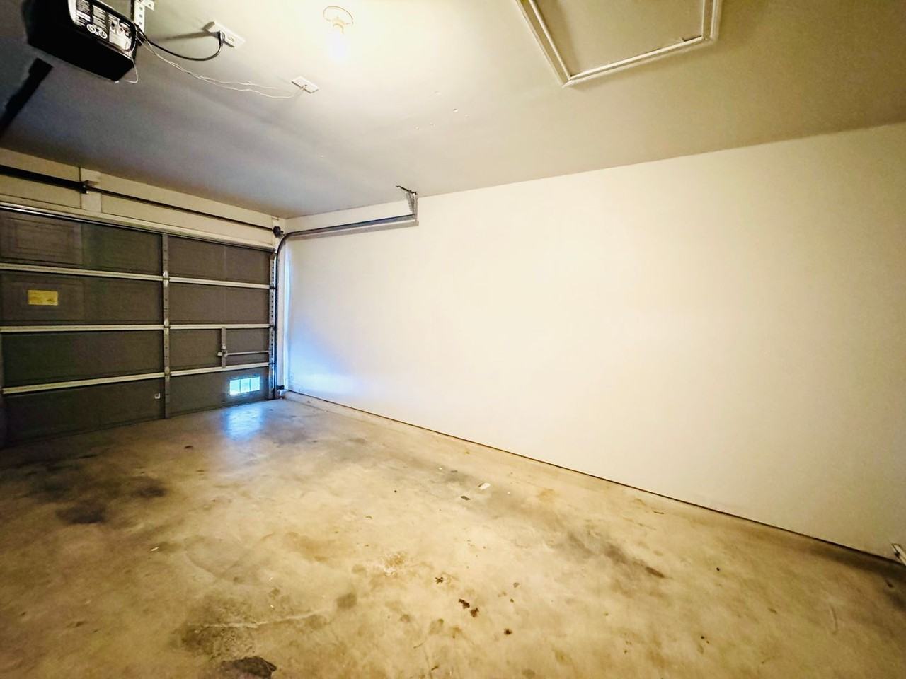 13630 Escort Dr - Photo 3 of 31