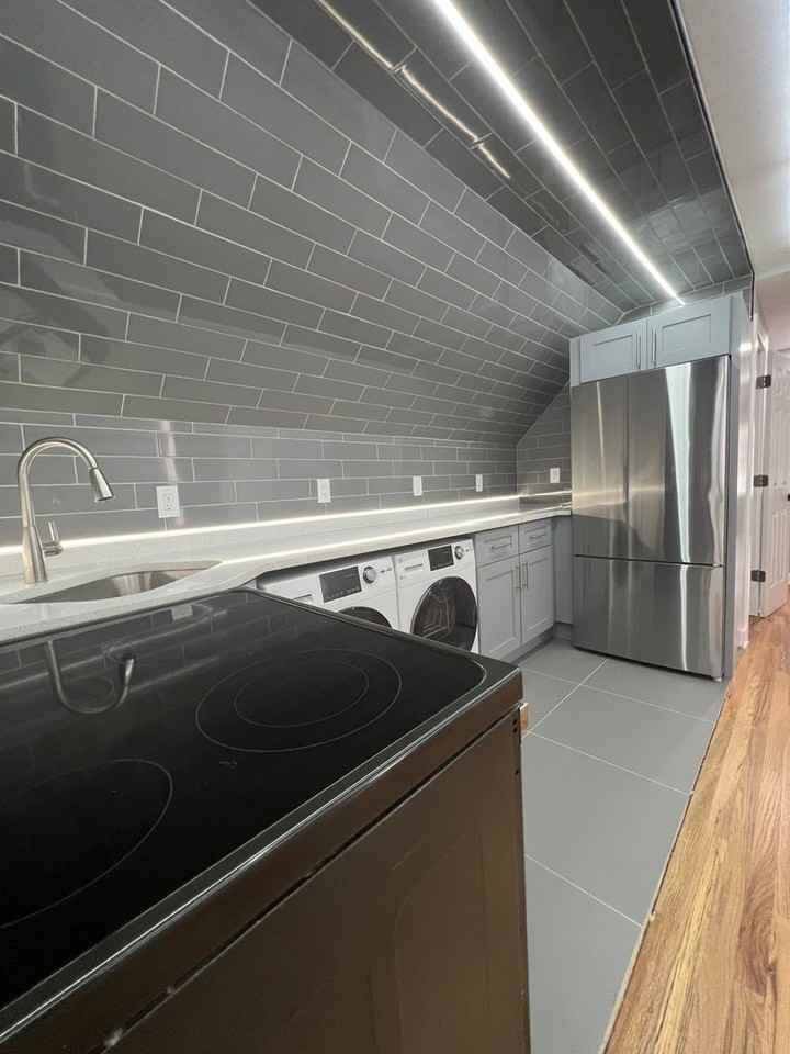 113 Lloyd - Photo 2 of 25