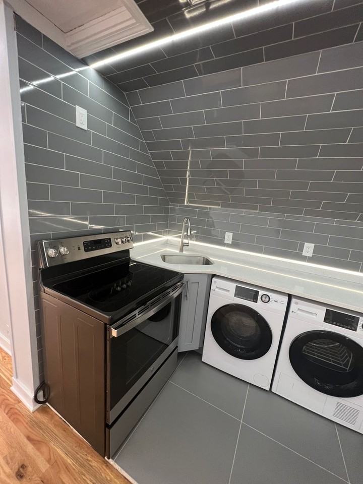 113 Lloyd - Photo 3 of 25