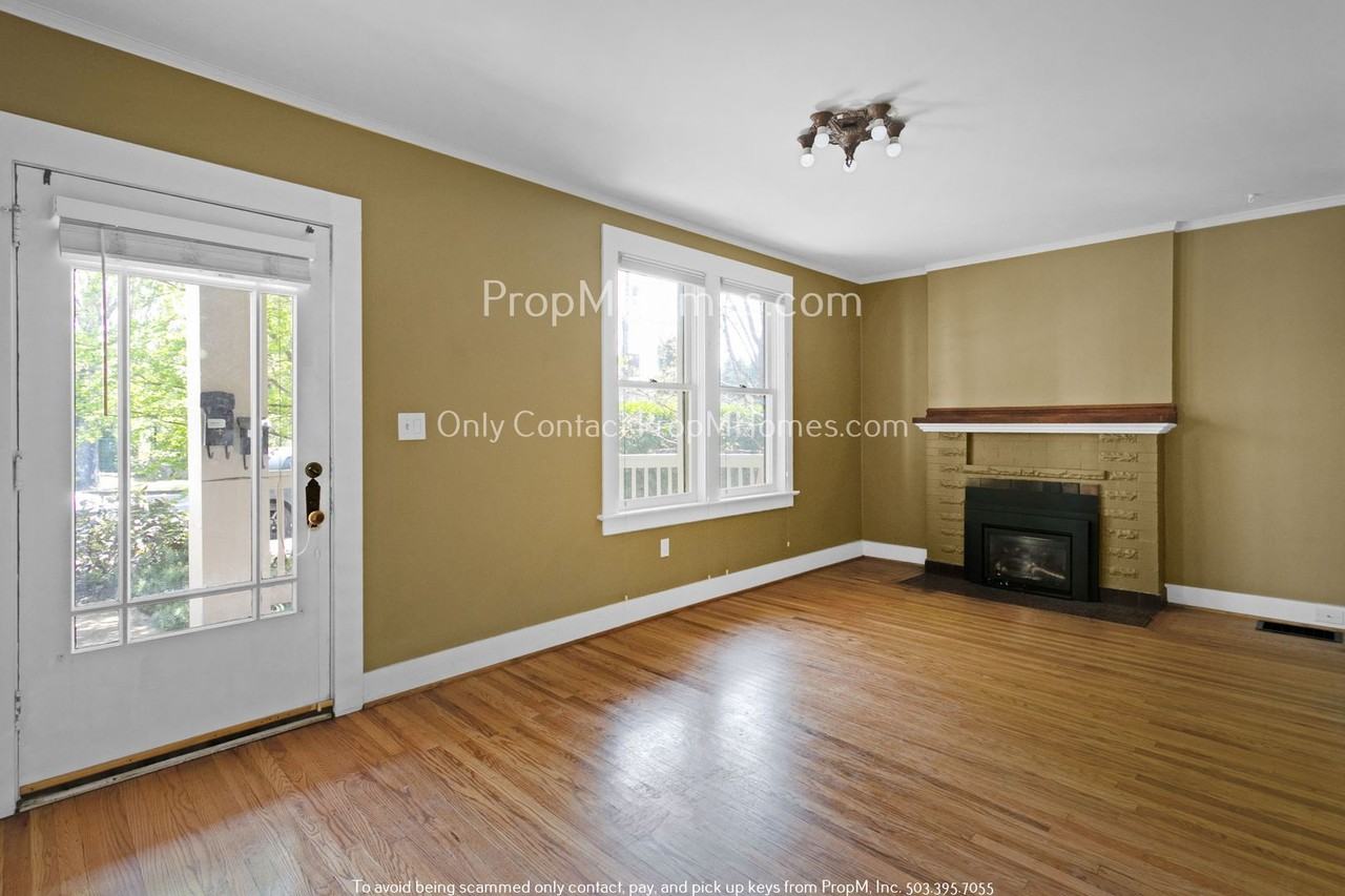 2367 Se 60th Ave - Photo 3 of 20