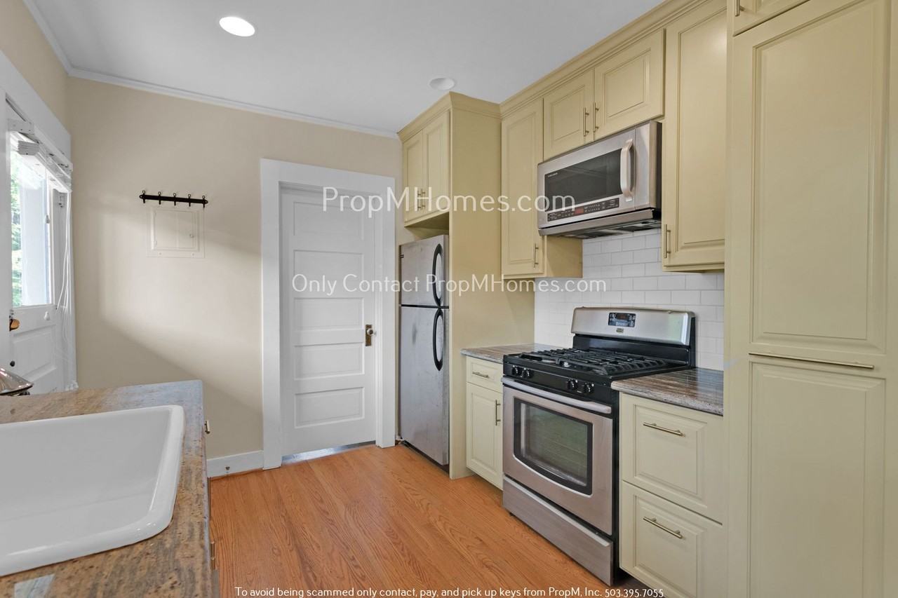 2367 Se 60th Ave - Photo 6 of 20