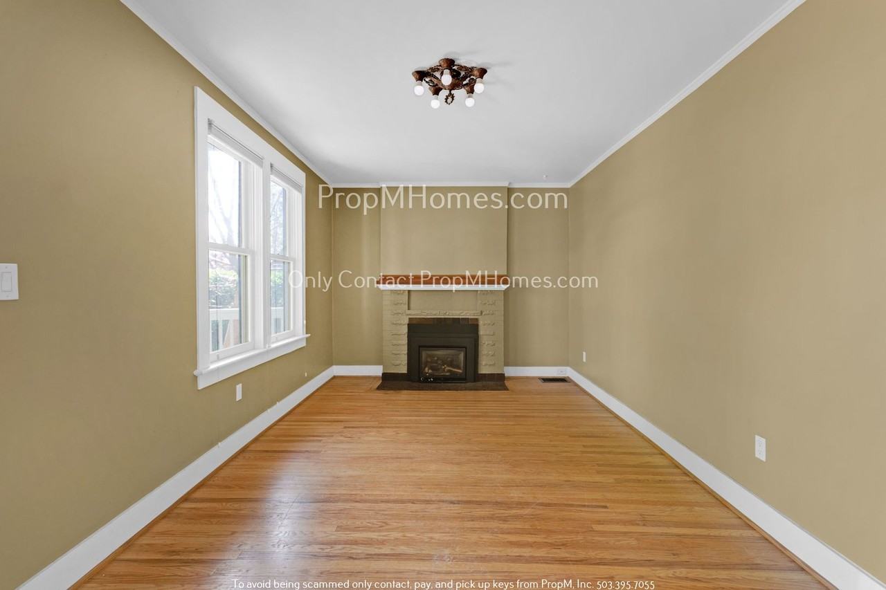 2367 Se 60th Ave - Photo 4 of 20