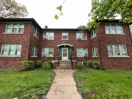 featured image of 827 Buckbee St
