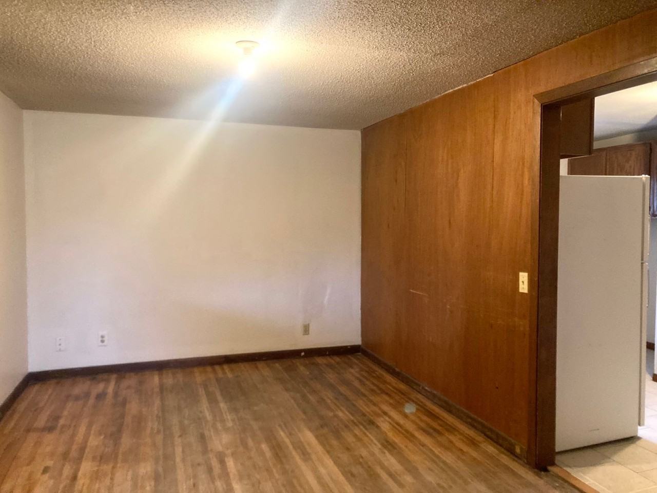 617 8th Ave - Photo 3 of 8