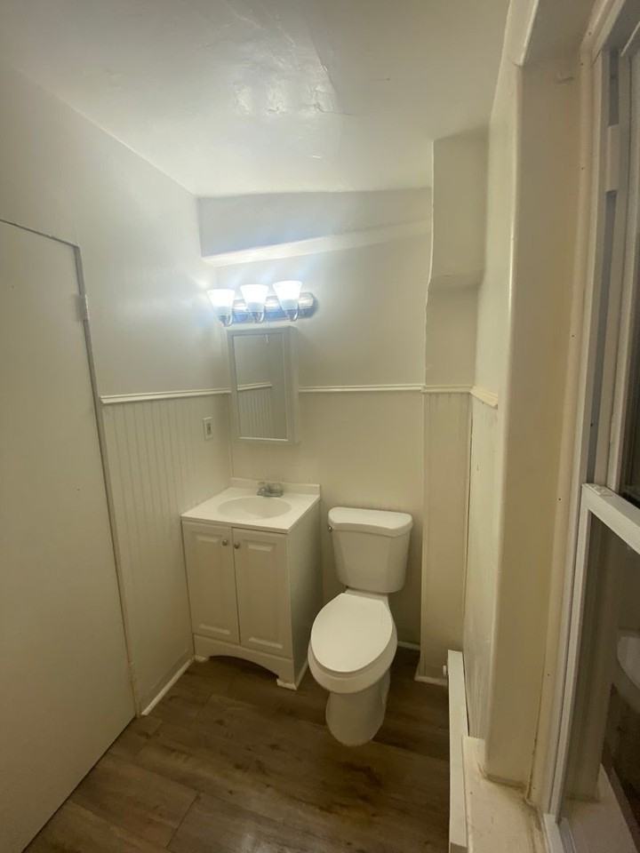 533 Park St - Photo 2 of 16