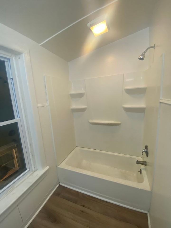 533 Park St - Photo 3 of 16