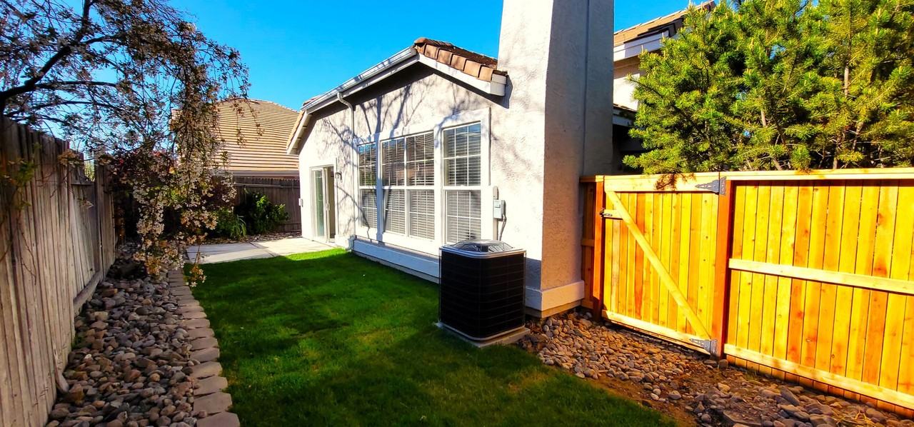 1179 Scenic Park Ter - Photo 3 of 25