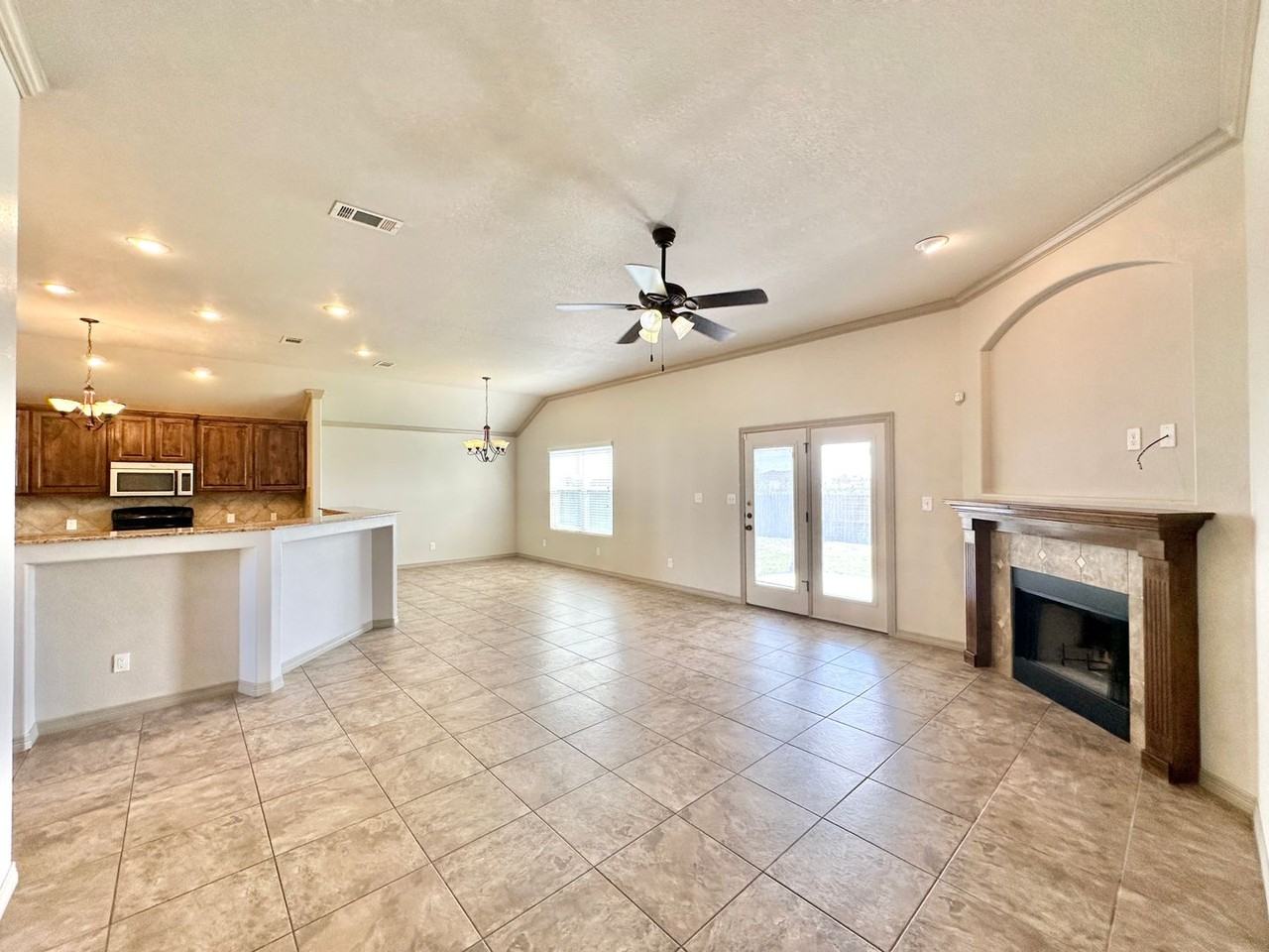 3208 Rockwall Dr - Photo 4 of 29