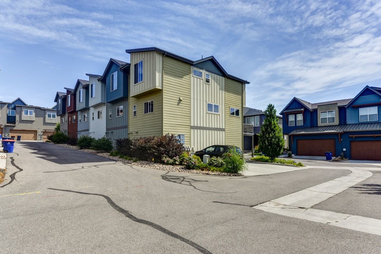 2164 E Hecla Dr #E - Photo 4 of 32