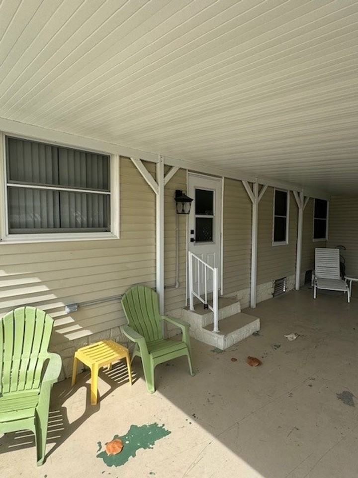 1855 Seagrape St Ne - Photo 2 of 17