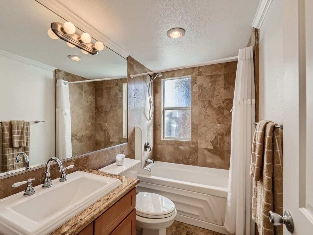1120 Tam O Shanter - Photo 6 of 13