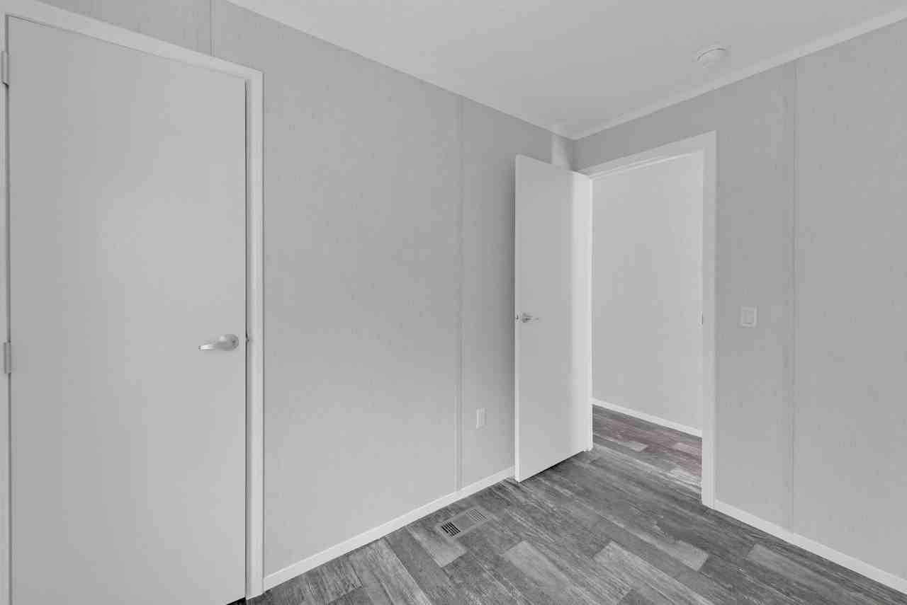 684 Reeves Dr - Photo 5 of 19