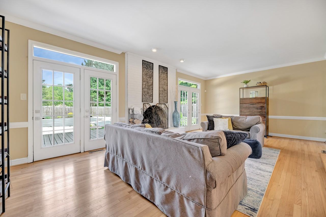 109 Esworthy Pl - Photo 2 of 50