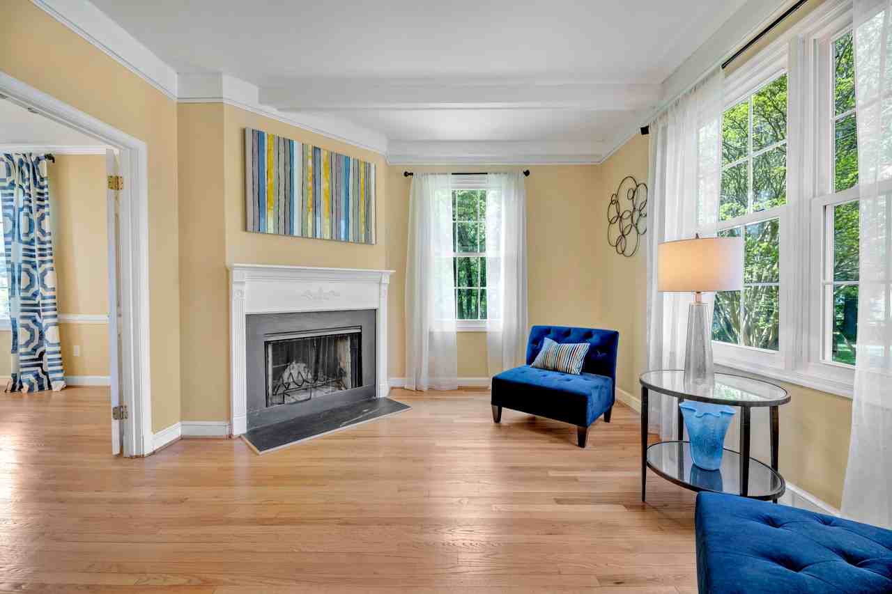 109 Esworthy Pl - Photo 3 of 50