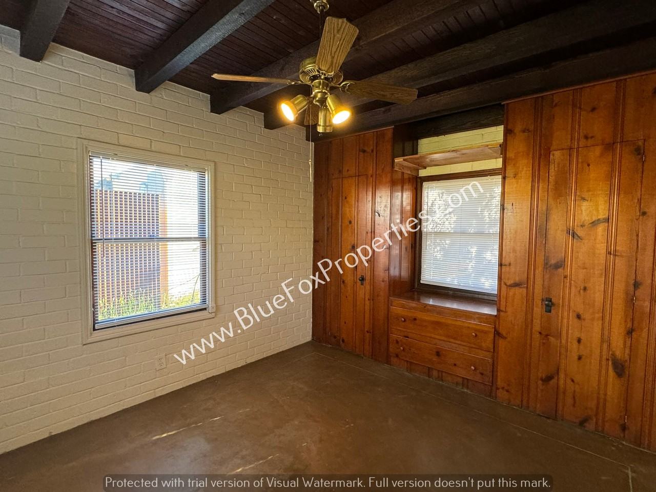 1211 N Jones Blvd - Photo 2 of 11