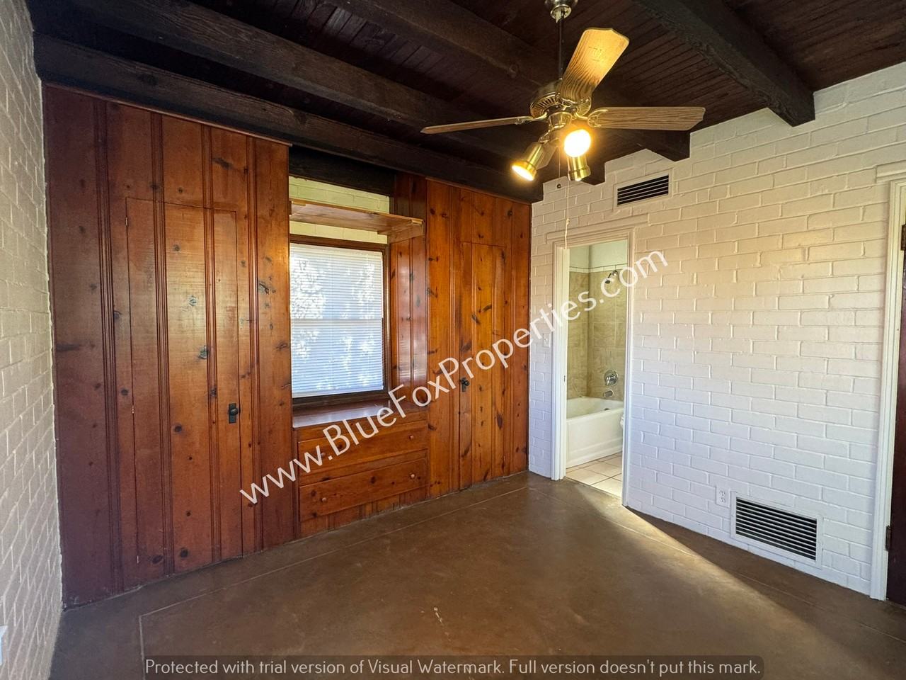 1211 N Jones Blvd - Photo 3 of 11