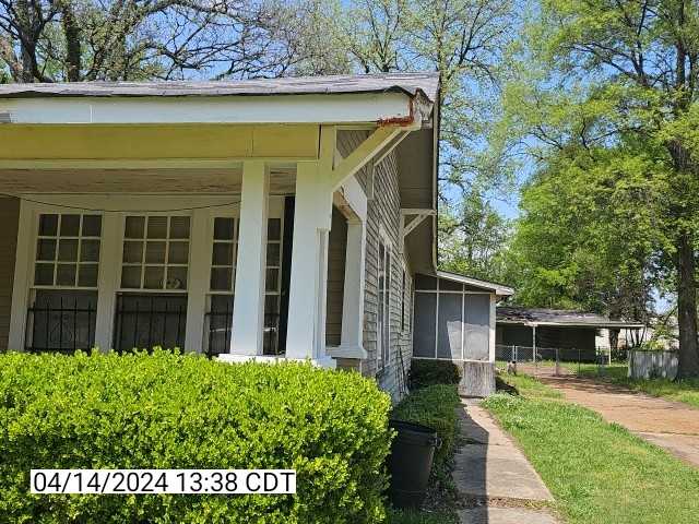 208 W Gresham St - Photo 3 of 12