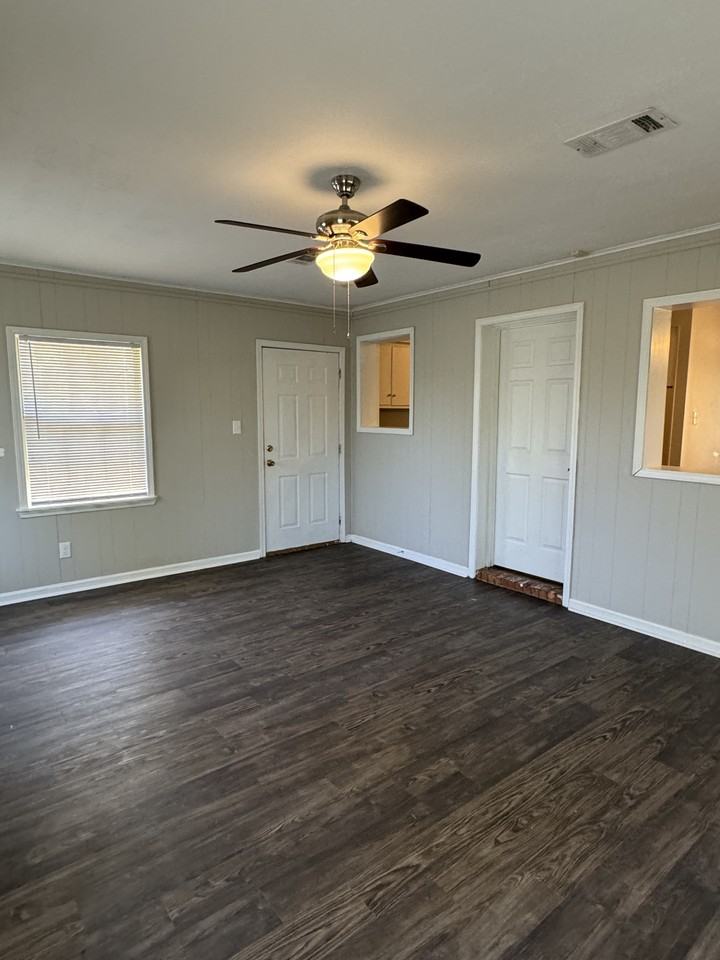 2409 Eloise Cir - Photo 5 of 11