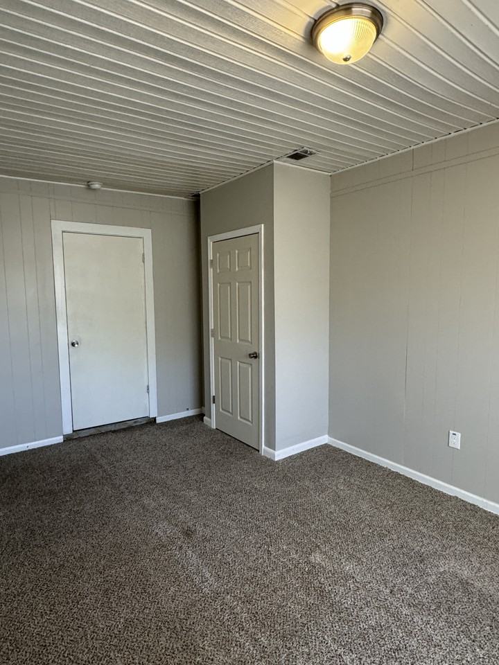 2409 Eloise Cir - Photo 6 of 11