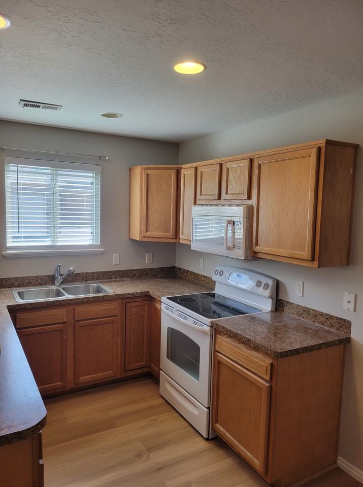 226 Wn #57 - Photo 2 of 8