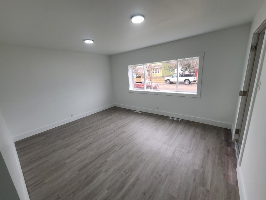 306 Prentice Ave - Photo 2 of 16