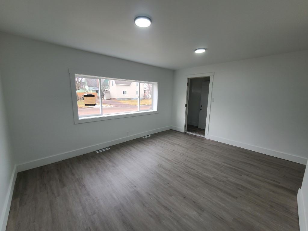 306 Prentice Ave - Photo 3 of 16