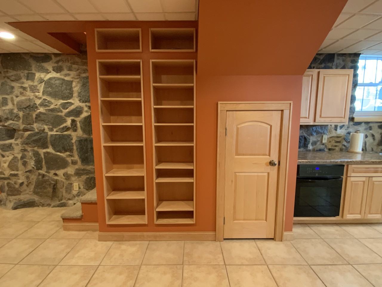 1028 W 4th St - Photo 2 of 9