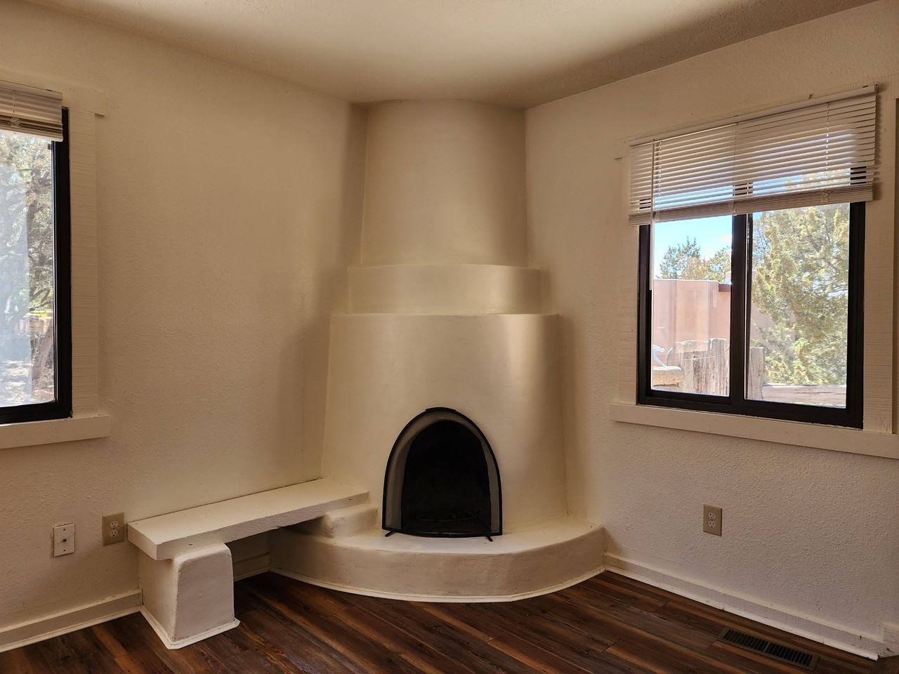 318 Calle Loma Norte - Photo 3 of 13