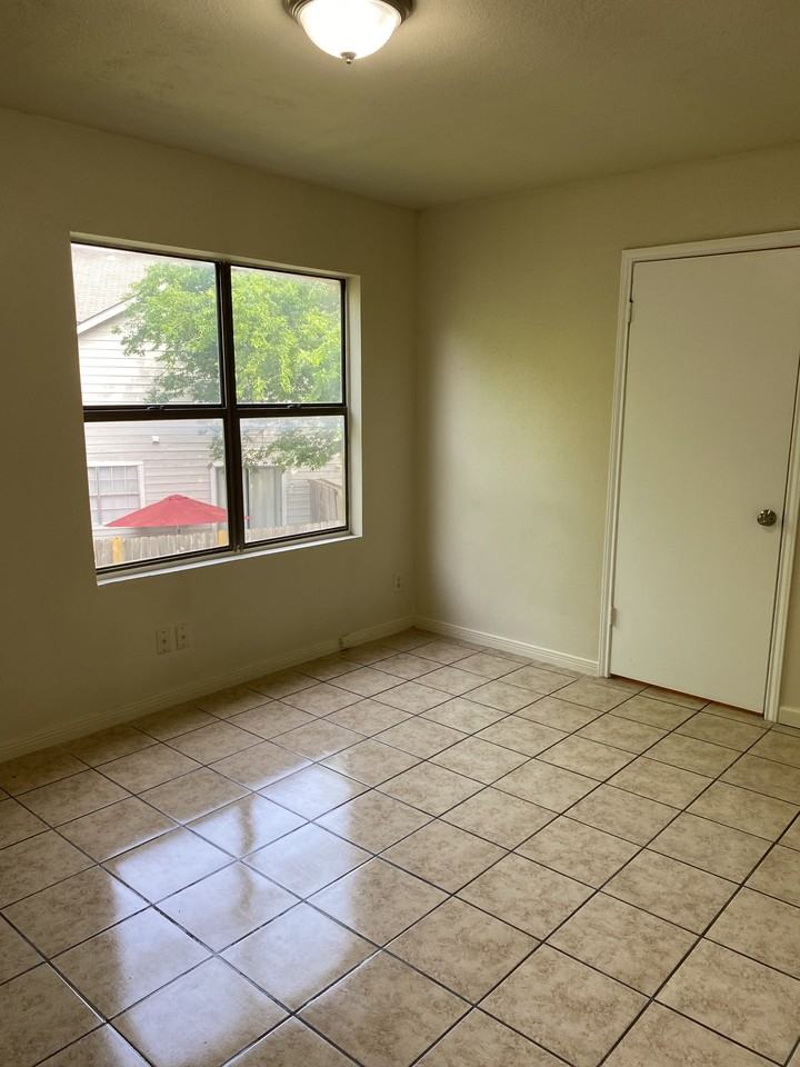 7526 Windsor Oaks #7526 - Photo 5 of 16