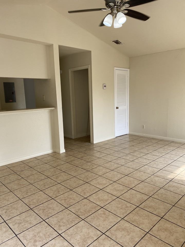 7526 Windsor Oaks #7526 - Photo 2 of 16