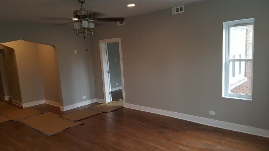 8137 S Phillips Ave #2S - Photo 3 of 10