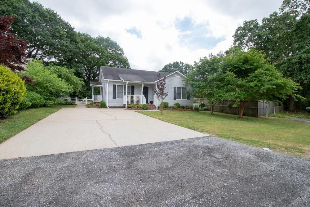 223 Vintage Ave #NA - Photo 2 of 15