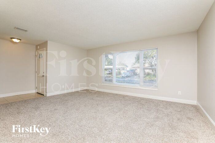 2228 Salem Dr - Photo 2 of 15