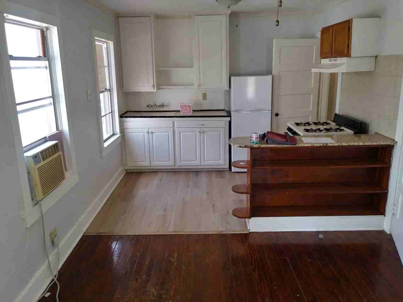 4224 Oxford Avenue - Photo 5 of 7