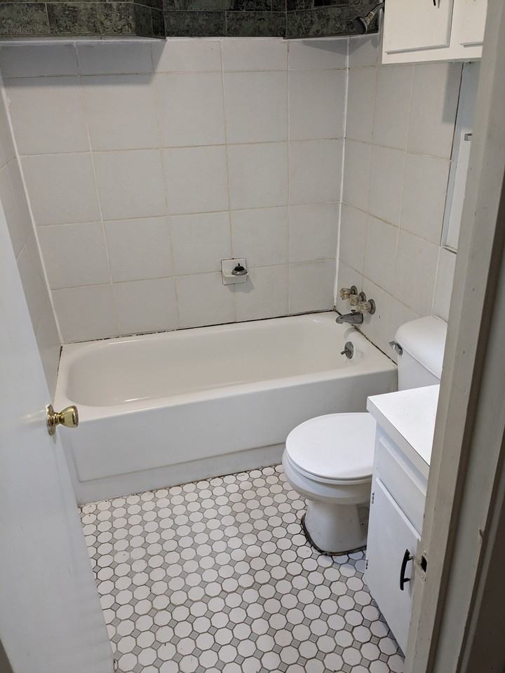 4224 Oxford Avenue - Photo 6 of 7