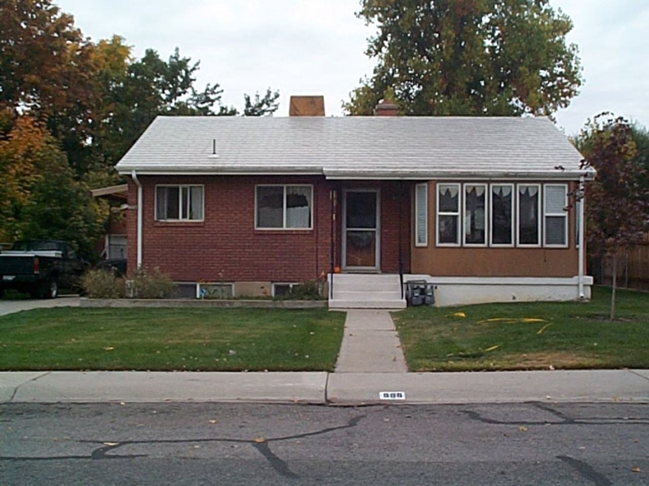 966 S 200 E - Photo 2 of 7