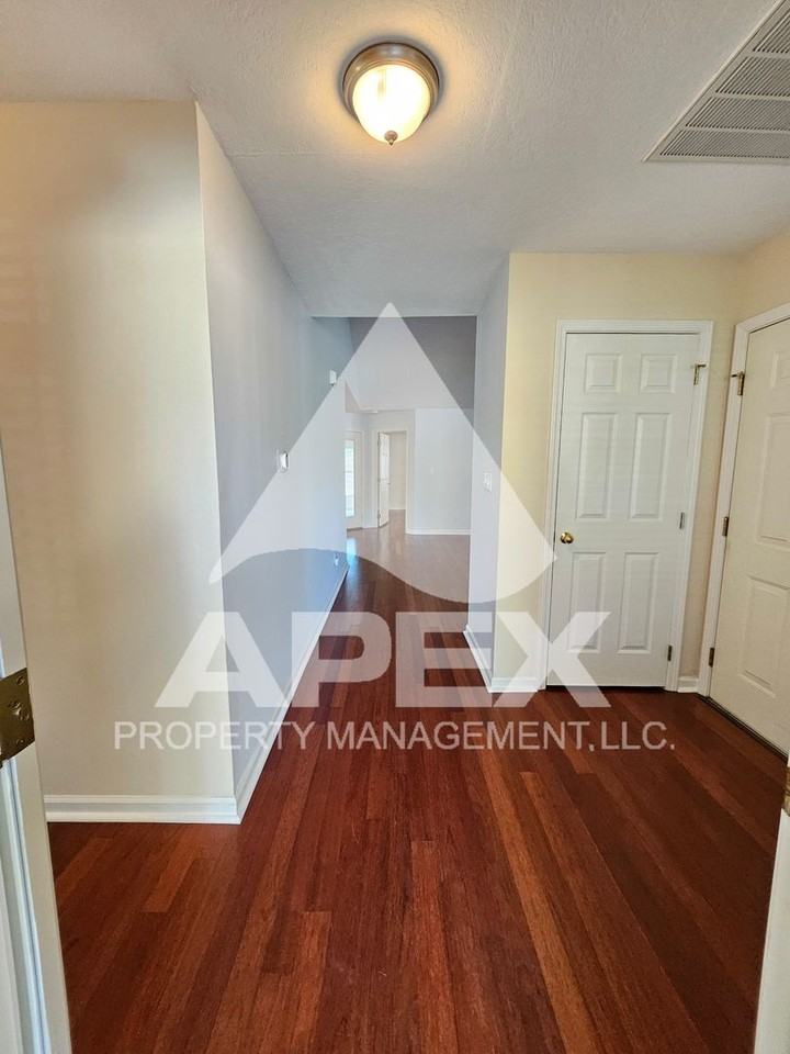 4530 Shamus Way - Photo 5 of 29