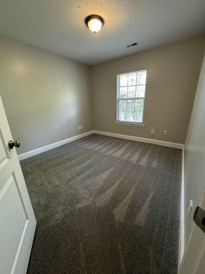 140 Fields Pond Dr - Photo 2 of 26