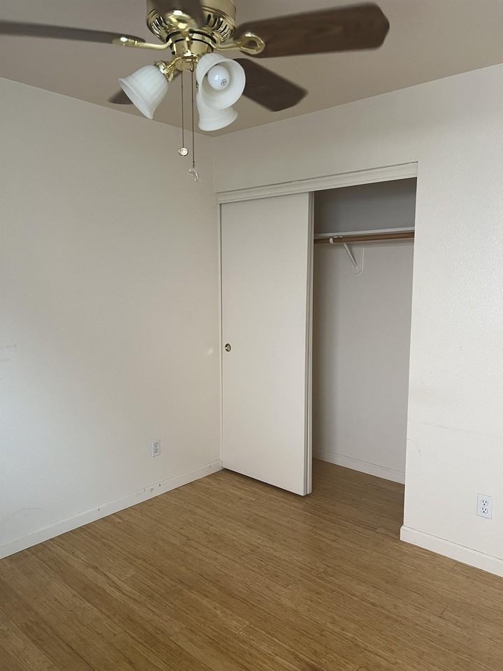 5633 W Norwich Ave - Photo 3 of 15