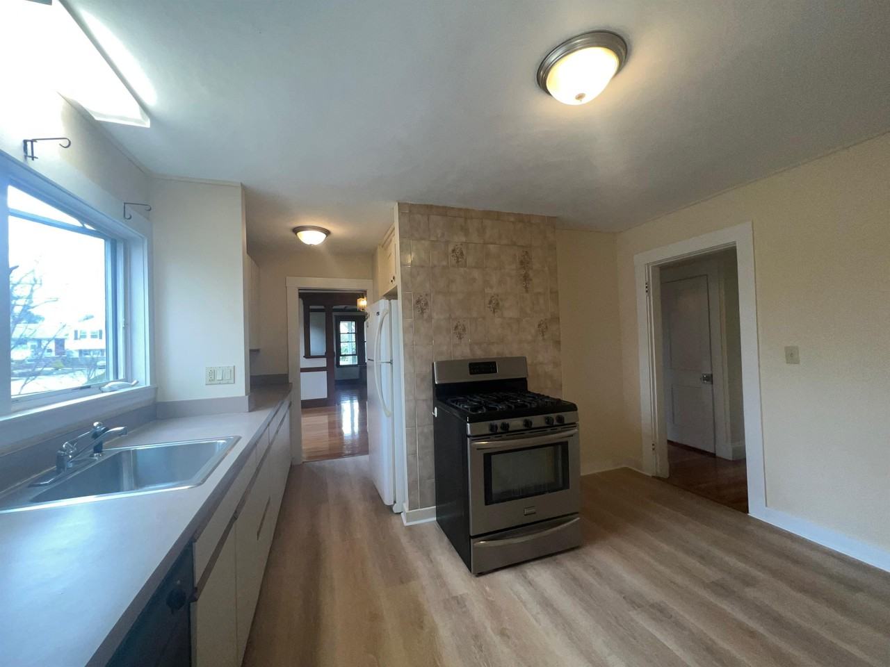 281 Park Ave #1 - Photo 3 of 17
