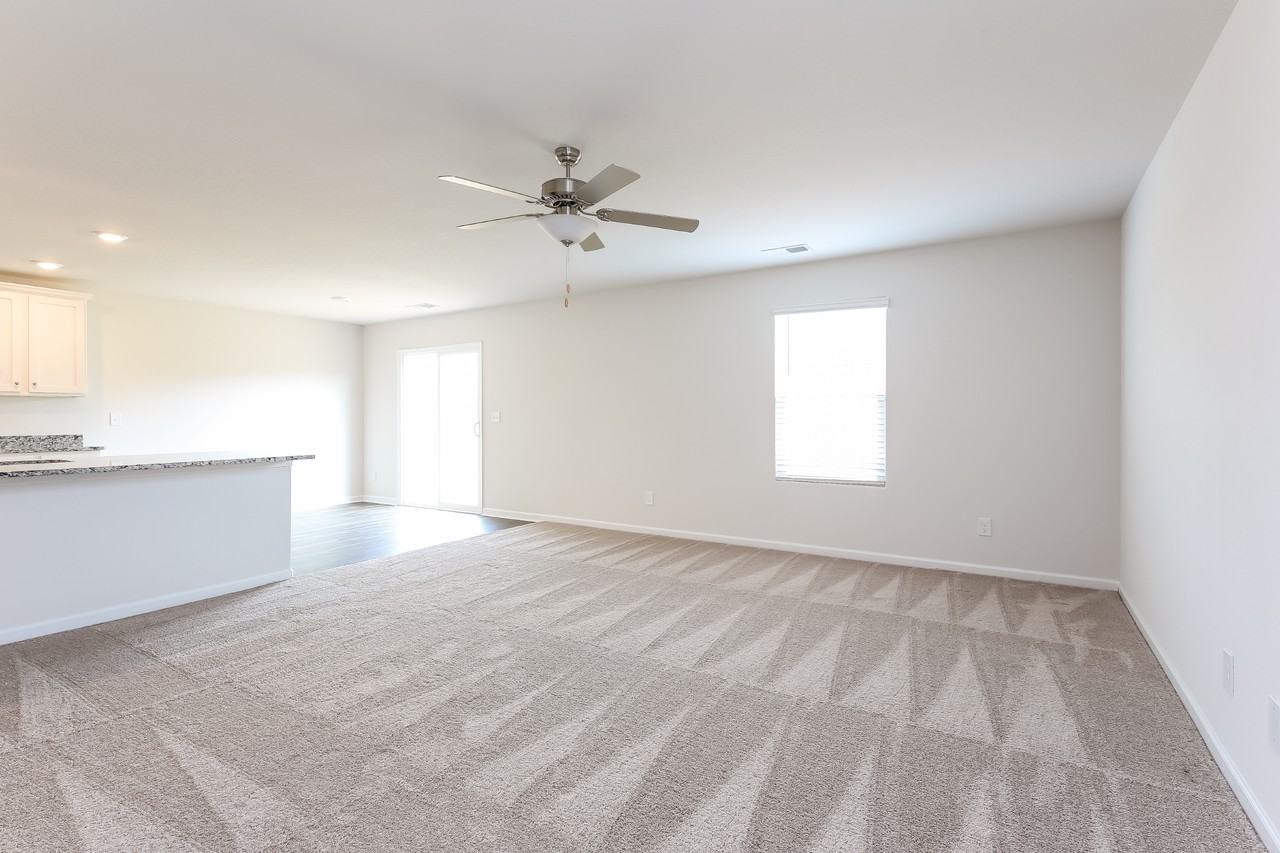 2215 Southlea Dr - Photo 3 of 20