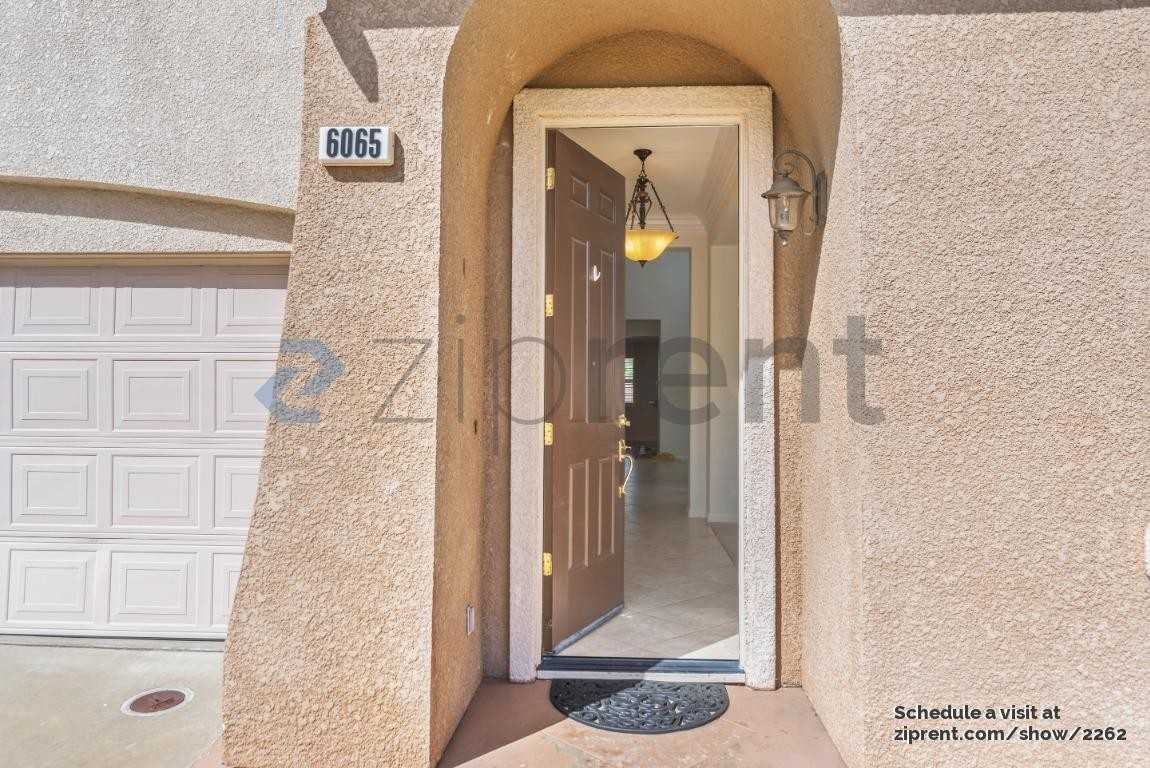 6065 Sterling Greens Cir - Photo 3 of 28