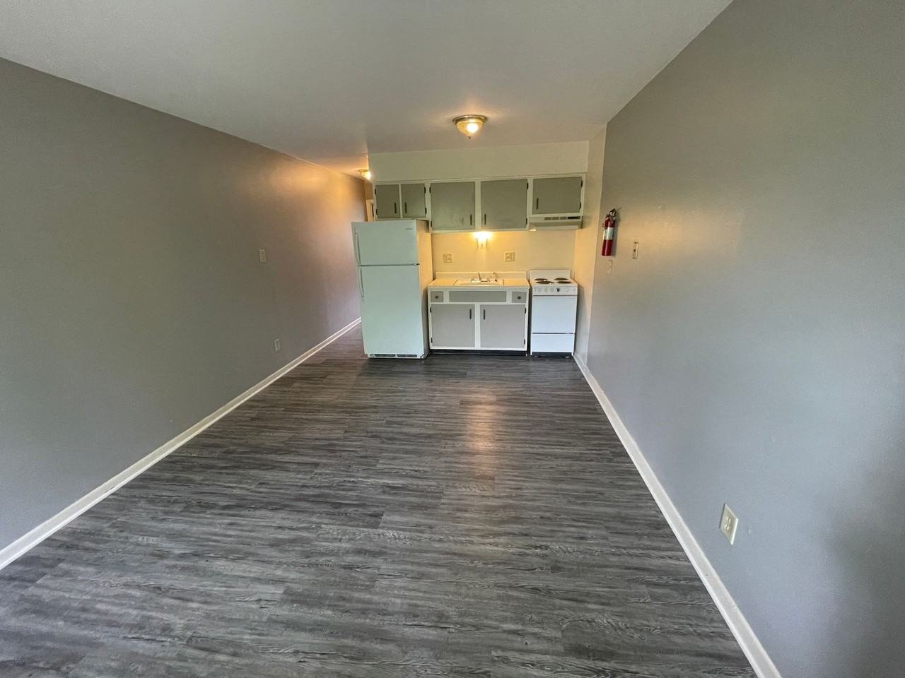 727 W. Dixie St - Photo 2 of 8