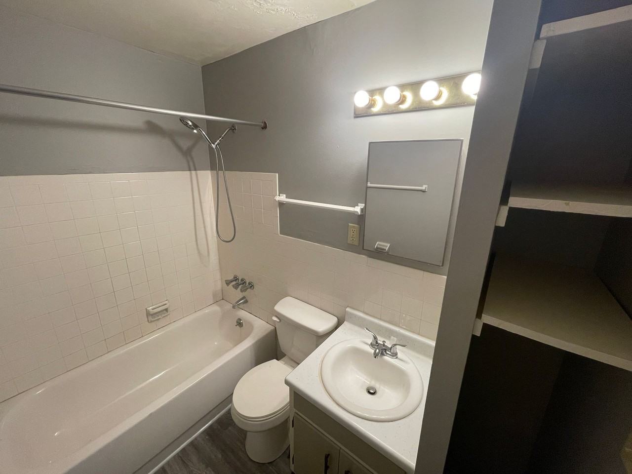 729 W. Dixie St - Photo 3 of 5