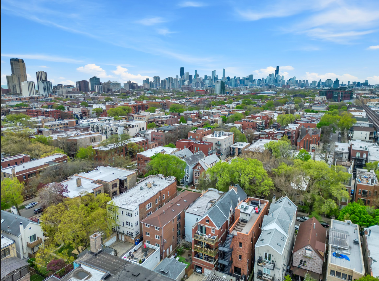 922 W George St - Photo 4 of 7