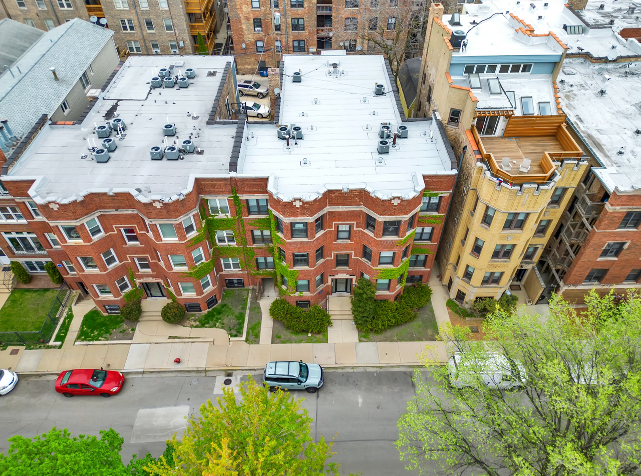 922 W George St - Photo 5 of 7