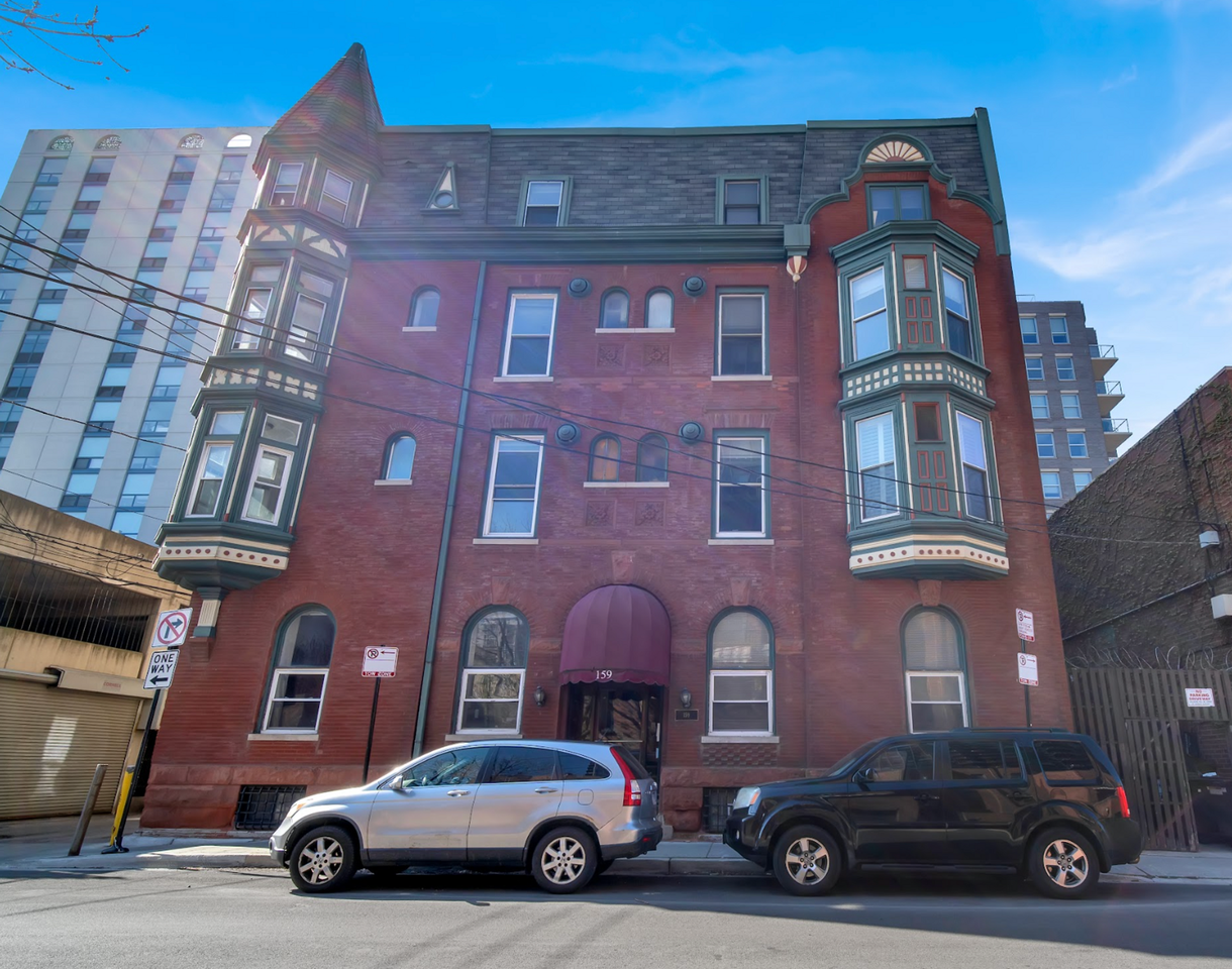 159 Goethe St - Photo 2 of 5