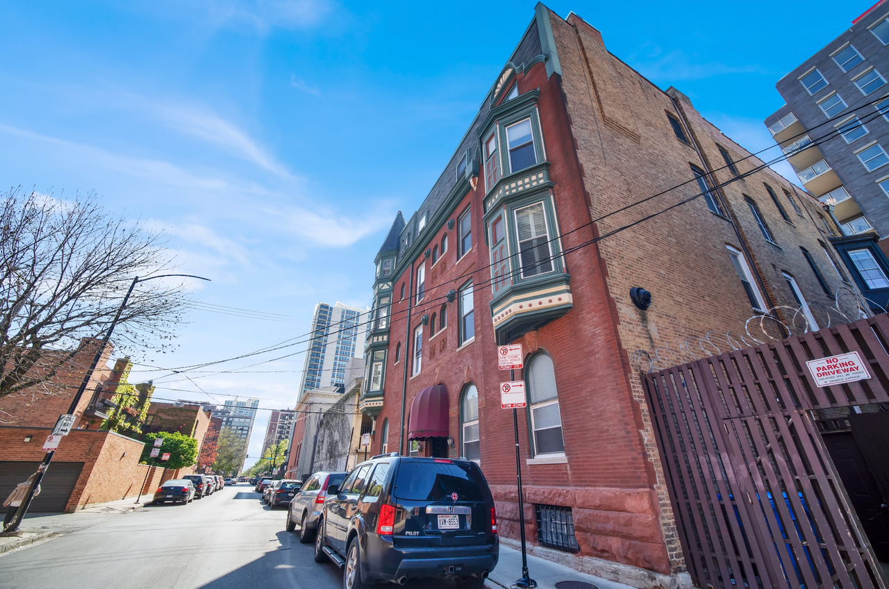 159 Goethe St - Photo 3 of 5