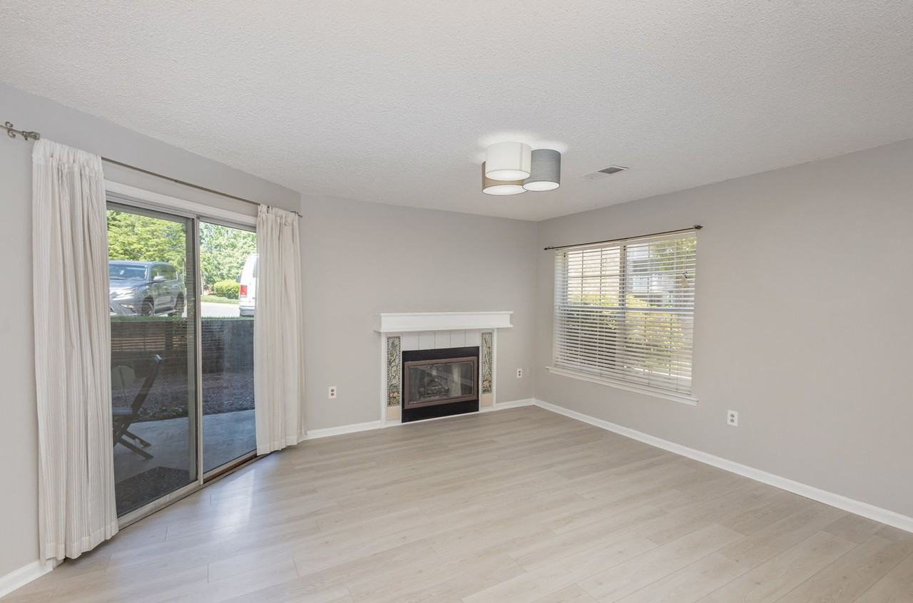 5011 Sharon Rd #F - Photo 7 of 29