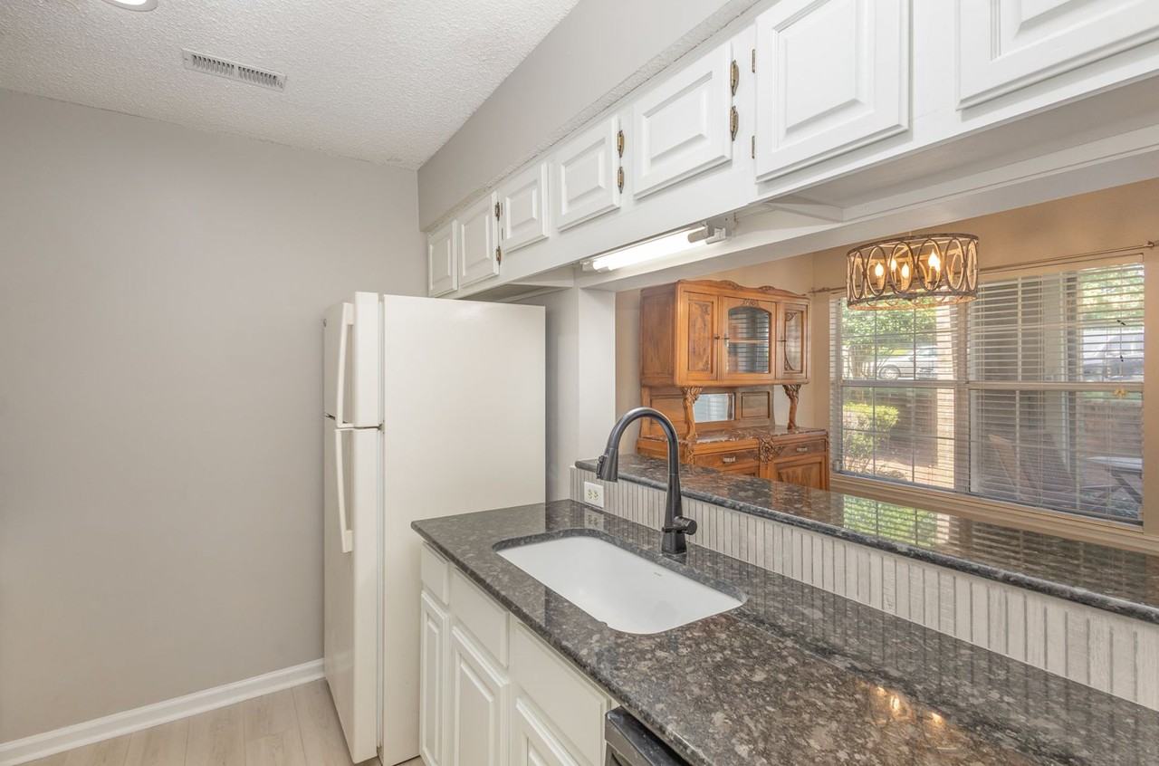 5011 Sharon Rd #F - Photo 4 of 29